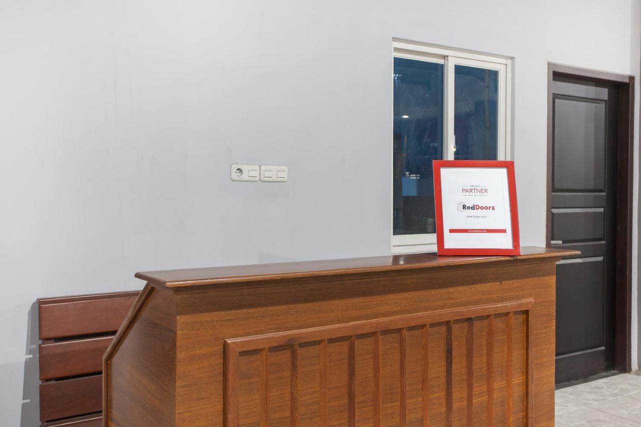Reddoorz Near Universitas Wijaya Kusuma Surabaya Eksteriør billede
