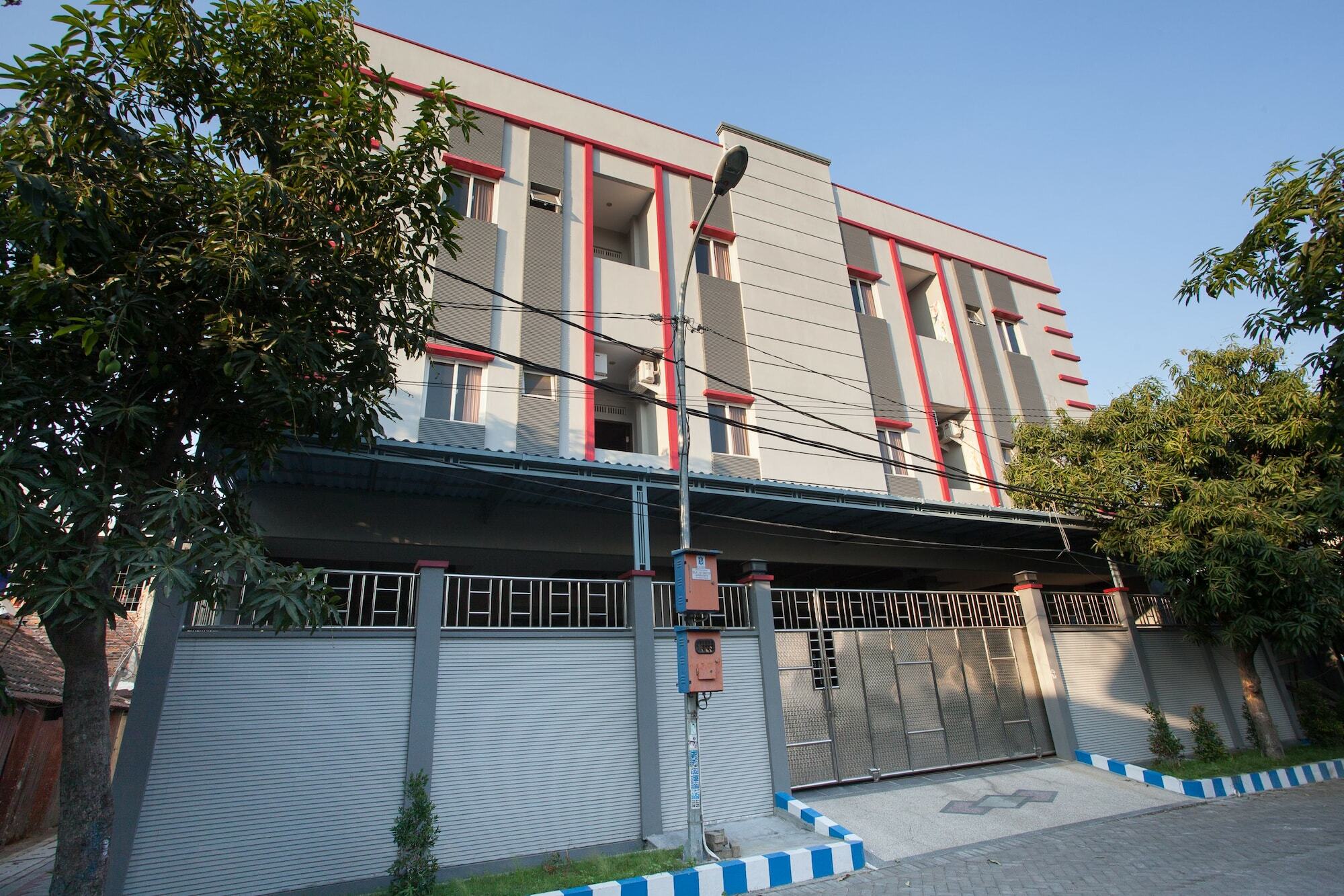 Reddoorz Near Universitas Wijaya Kusuma Surabaya Eksteriør billede