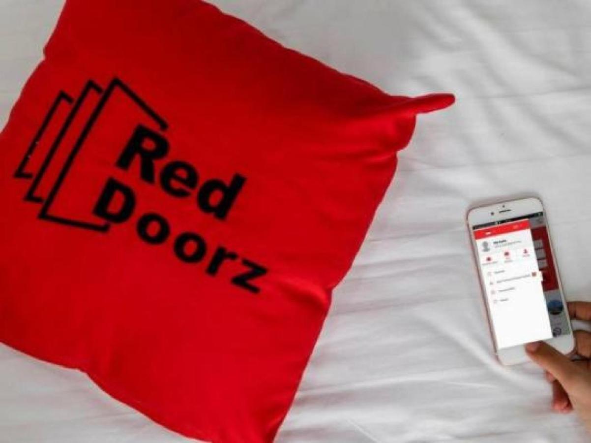 Reddoorz Near Universitas Wijaya Kusuma Surabaya Eksteriør billede